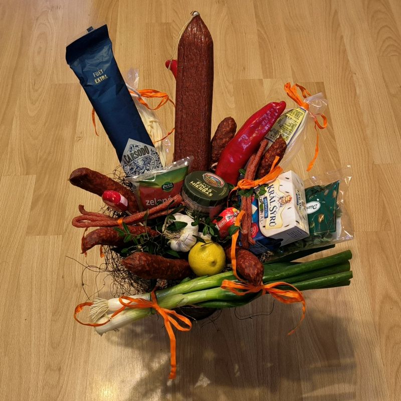 Luxusní klobásová kytice – jedlý dárek pro muže a gurmány